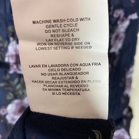 Hint of Mint NWT Floral Smocked Bell Sleeve Blouse - Picture 7 of 8